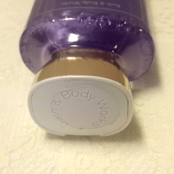 B&BW Fresh Cut Lilacs Shower Gel - Picture 8 of 9